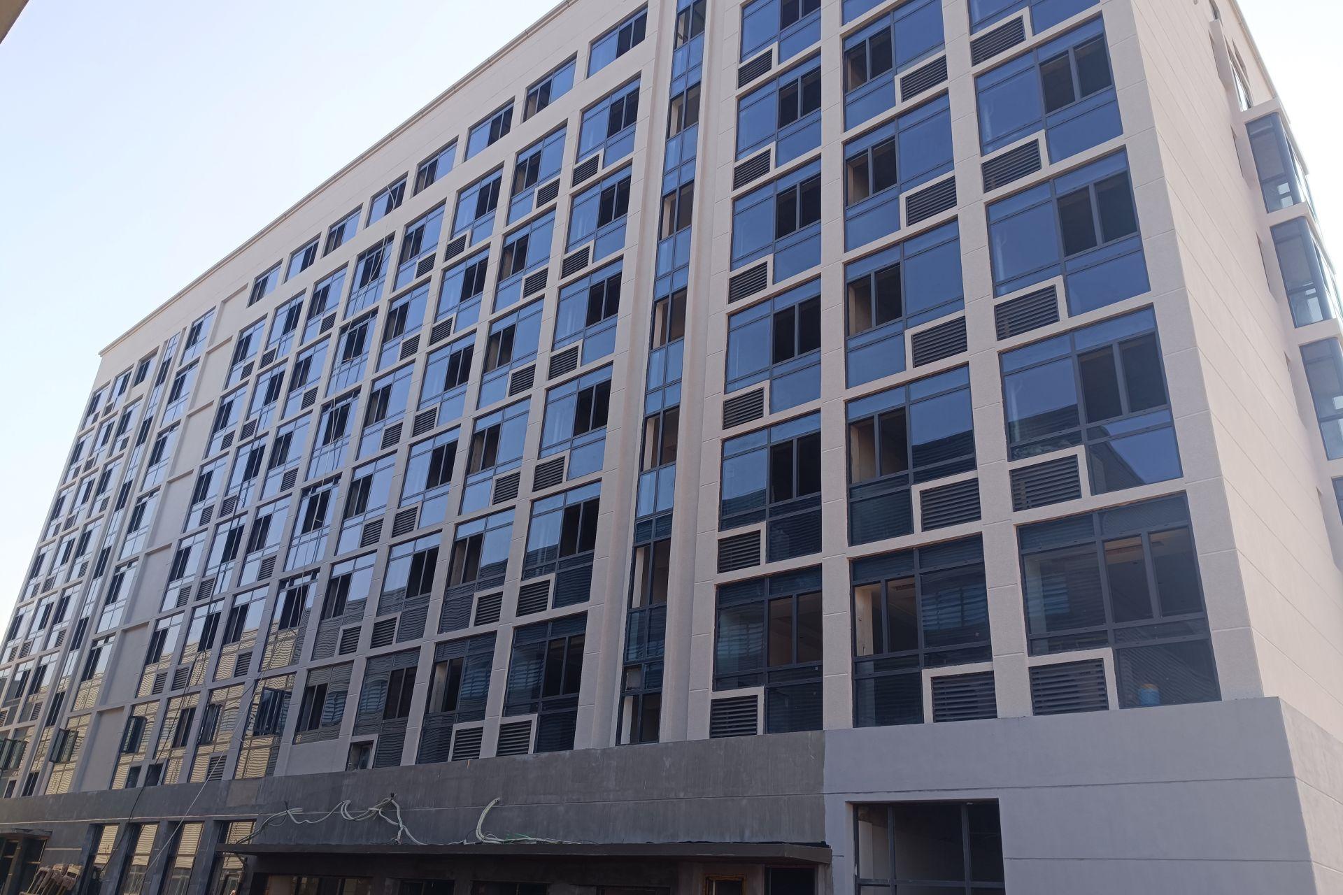 Glass curtain wall