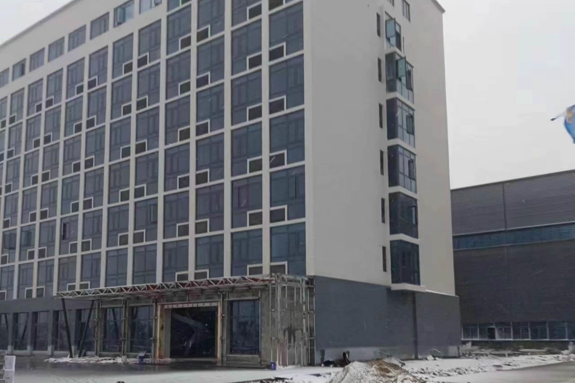 Glass curtain wall