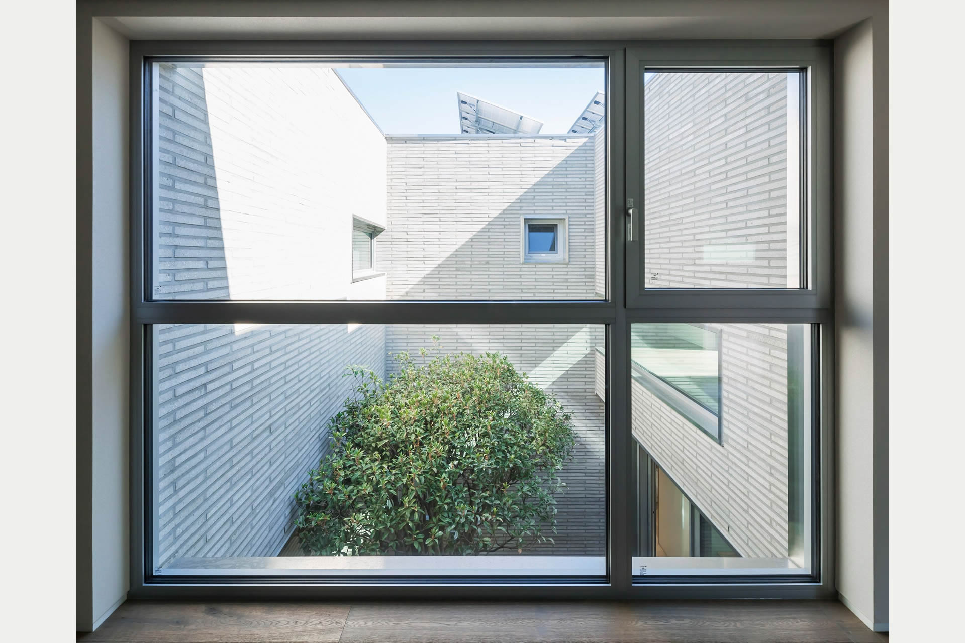 S120 high performance side pressure airtight floor-to-ceiling window