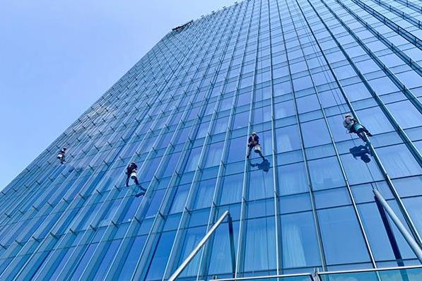 Glass curtain wall.jpeg