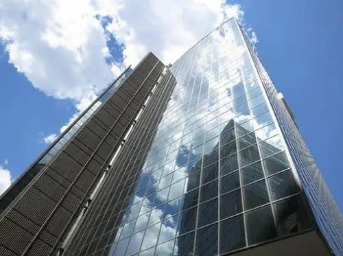 What causes the glass of the glass curtain wall to explode.jpg