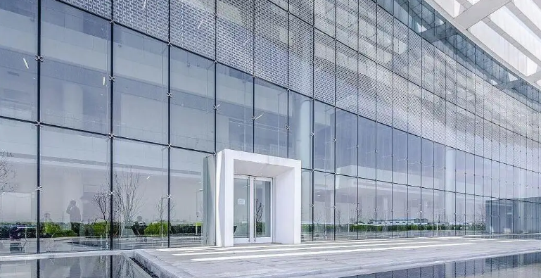 Point glass curtain wall.jpg