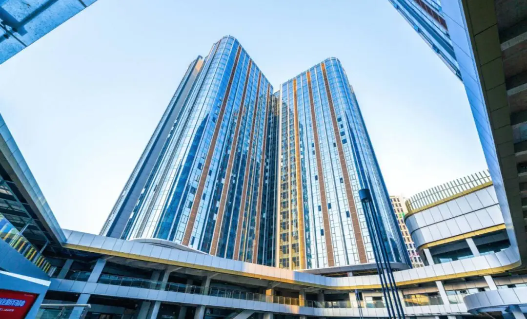 glass curtain walls.jpg